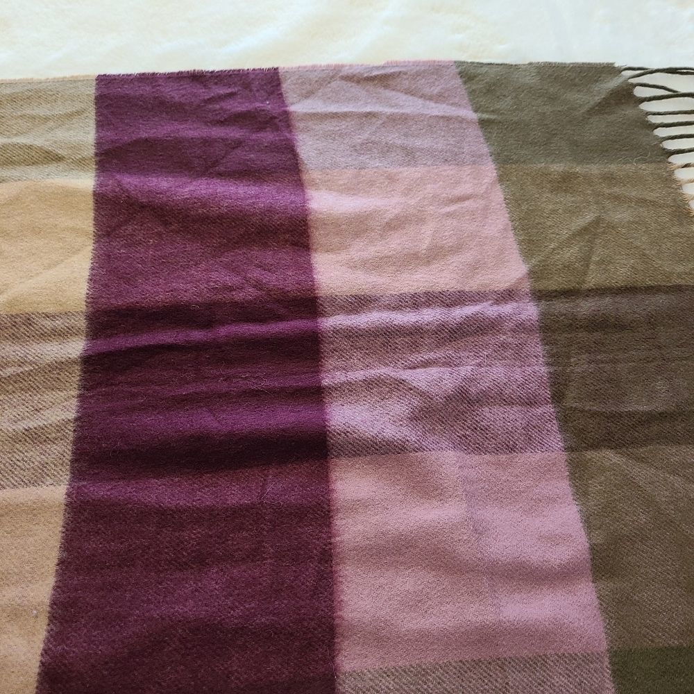 Scarf - Picture 4 of 9